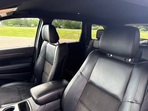 Used 2020 Jeep Grand Cherokee Altitude AWD/4WD image 13