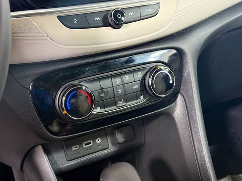 Used 2023 Buick Encore GX Preferred w/ Cold Weather Comfort Package FWD image 18