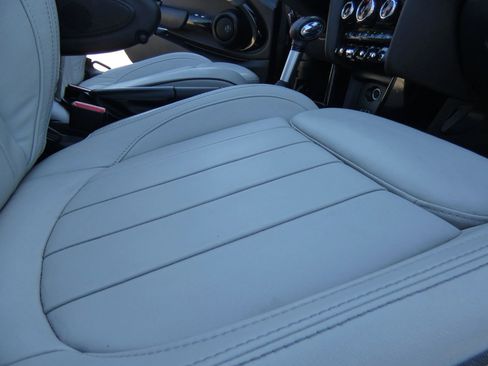 Used 2018 MINI Cooper S image 30