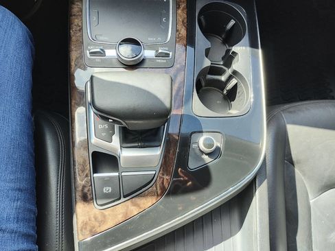 Used 2017 Audi Q7 3.0T Premium image 55