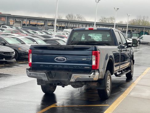 Used 2017 Ford F250 XLT w/ XLT Value Package AWD/4WD image 3