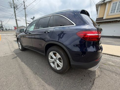 Used 2017 Mercedes-Benz GLC 300 4MATIC image 3