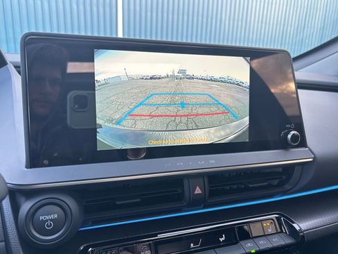 Used 2025 Toyota Prius AWD image 19