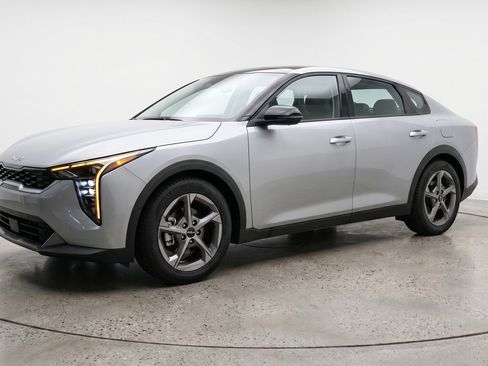 Used 2025 Kia K4 FWD image 3