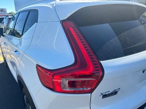 Certified 2025 Volvo XC40 B5 Plus AWD/4WD image 10