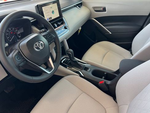 Certified 2025 Toyota Corolla Cross LE image 7