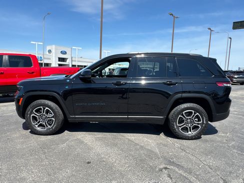 Used 2023 Jeep Grand Cherokee Trailhawk AWD/4WD image 3