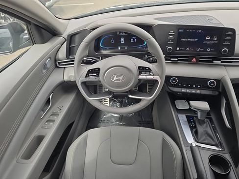 New 2026 Hyundai Elantra Sport FWD image 34