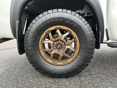 New 2025 Nissan Frontier PRO-4X AWD/4WD image 17