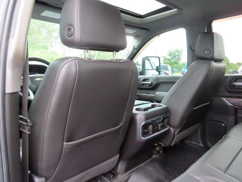 Used 2020 Chevrolet Silverado 2500 LTZ image 46