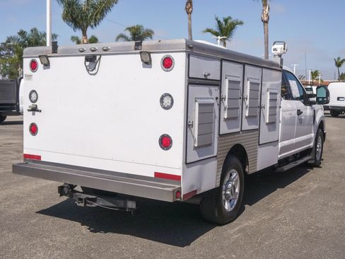 Used 2017 Ford F350 XLT w/ XLT Value Package RWD image 7