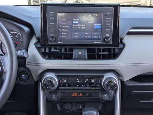 Used 2022 Toyota RAV4 XLE image 18