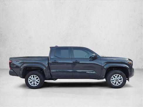 Used 2025 Toyota Tacoma SR5 w/ SR5 Upgrade Package AWD/4WD image 4