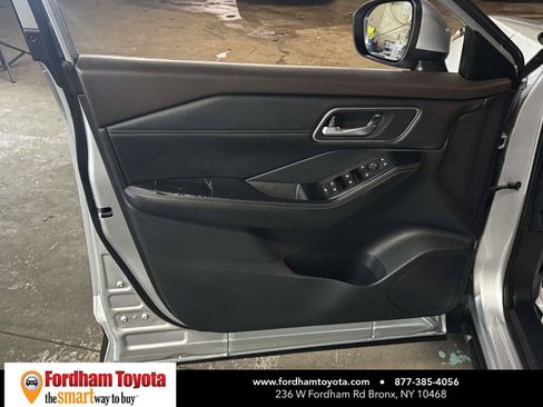 Used 2021 Nissan Rogue SV w/ Premium Package AWD/4WD image 15
