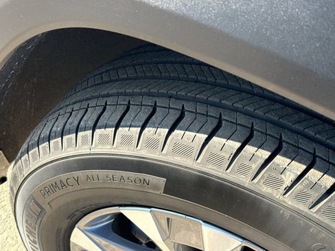 Used 2025 Chevrolet Equinox LT image 10