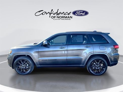Used 2019 Jeep Grand Cherokee Altitude image 5
