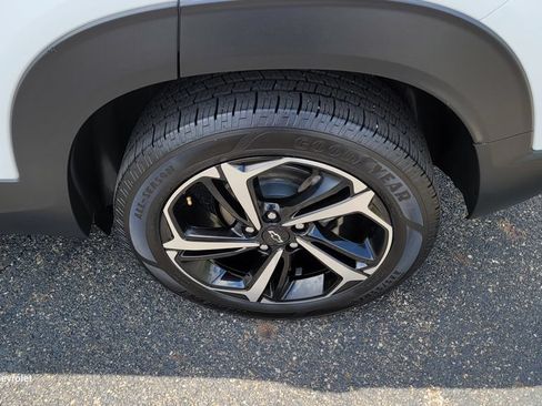 Used 2021 Chevrolet TrailBlazer RS w/ Convenience Package FWD image 8