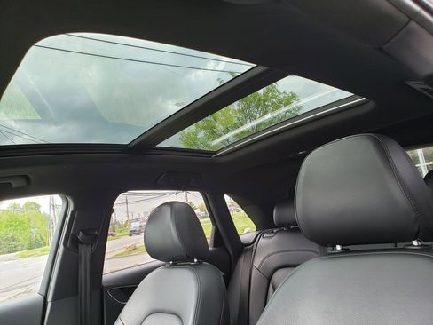 Used 2018 Audi Q3 2.0T Premium w/ Convenience Package AWD/4WD image 10