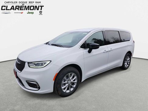 New 2026 Chrysler Pacifica Select AWD/4WD image 1