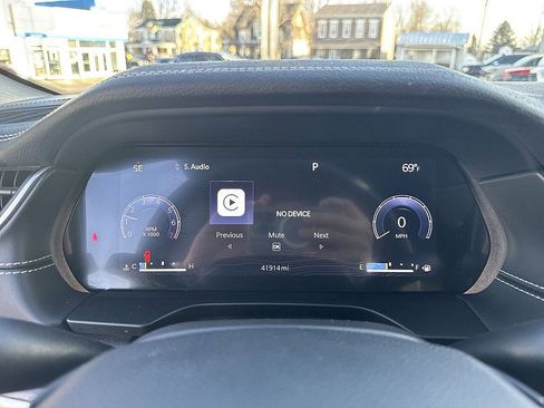 Used 2024 Jeep Grand Cherokee Limited w/ Black Appearance Package image 3