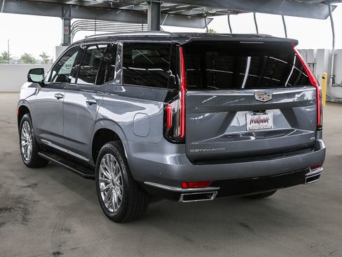 Used 2022 Cadillac Escalade Premium Luxury RWD image 6