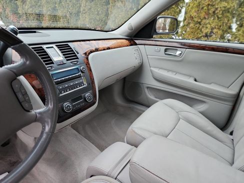 Used 2011 Cadillac DTS Luxury image 16