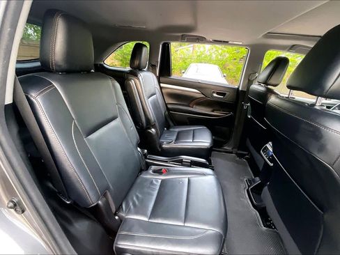 Used 2017 Toyota Highlander XLE image 20