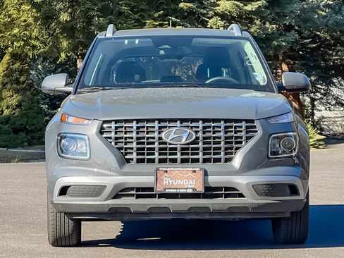 Certified 2025 Hyundai Venue SEL image 10