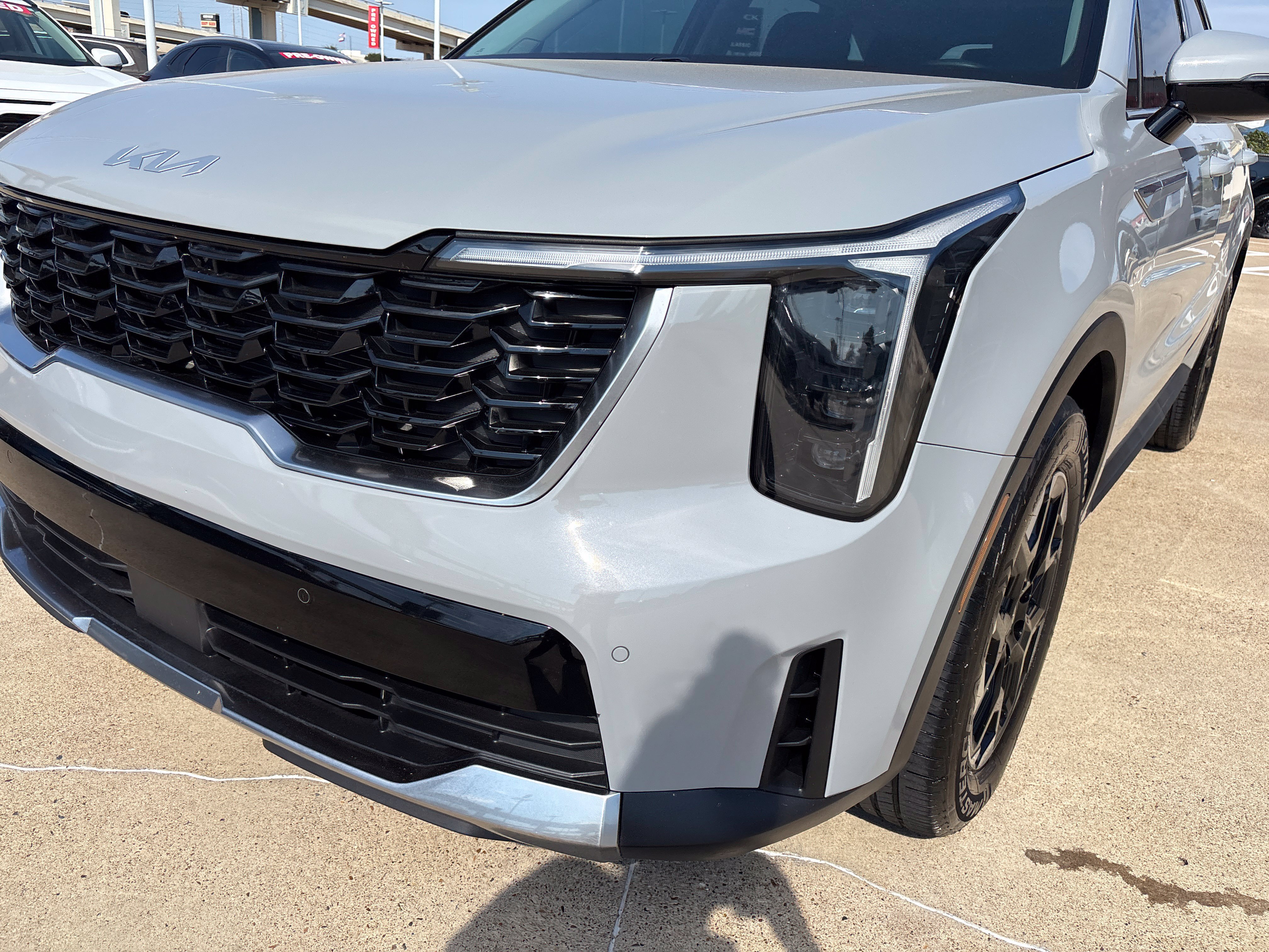 Used 2024 Kia Sorento S w/ Panoramic Sunroof Package FWD image 4