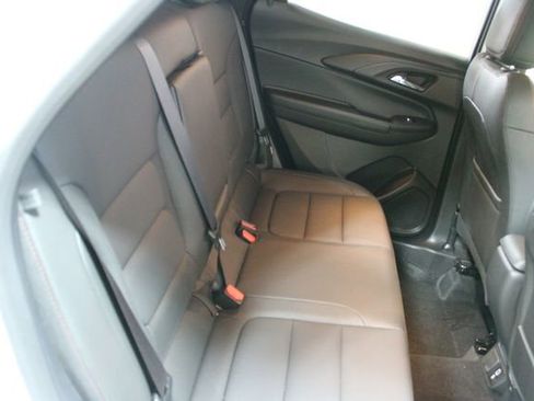 Used 2025 Chevrolet TrailBlazer RS w/ Convenience Package image 9