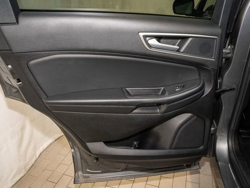 Used 2024 Ford Edge SEL image 9