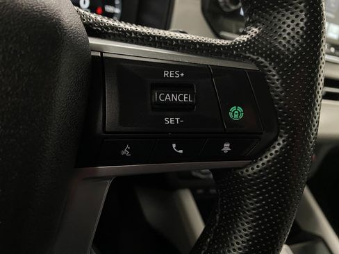 Used 2024 Mitsubishi Outlander SEL image 17