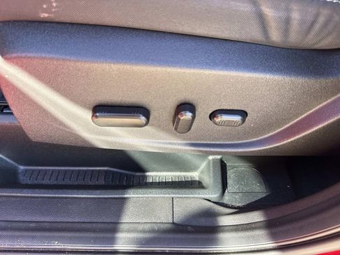 Used 2017 Ford Escape SE w/ Equipment Group 201A image 27