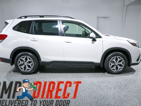 Used 2023 Subaru Forester Premium AWD/4WD image 6