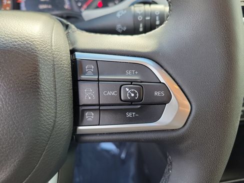 Used 2025 Jeep Compass Limited AWD/4WD image 20