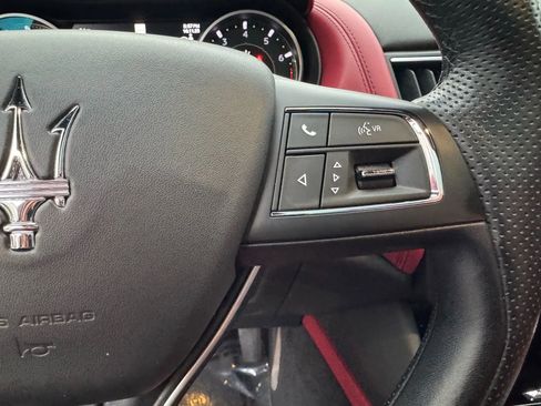 Used 2022 Maserati Levante GT image 33