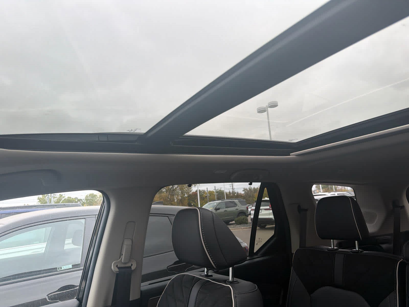 Used 2026 Honda Pilot Elite image 4