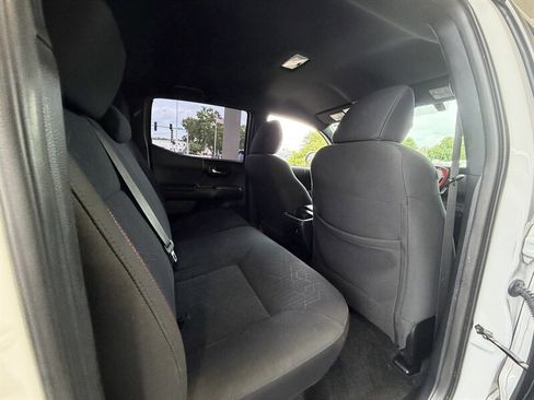 Used 2017 Toyota Tacoma TRD Sport w/ Tow Package (A/T) AWD/4WD image 15