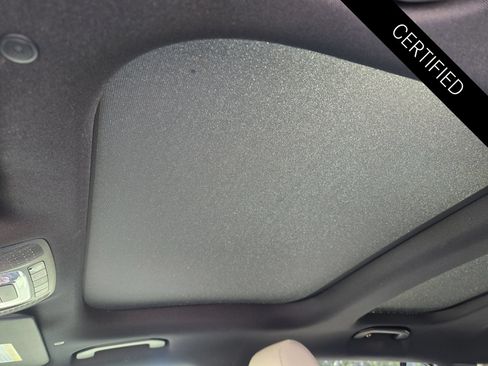 Used 2025 Mercedes-Benz EQB 300 4MATIC image 23
