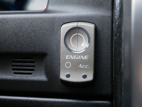 Used 2007 Cadillac XLR RWD image 24