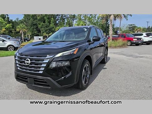 Used 2024 Nissan Rogue SV w/ SV Premium Package FWD image 20