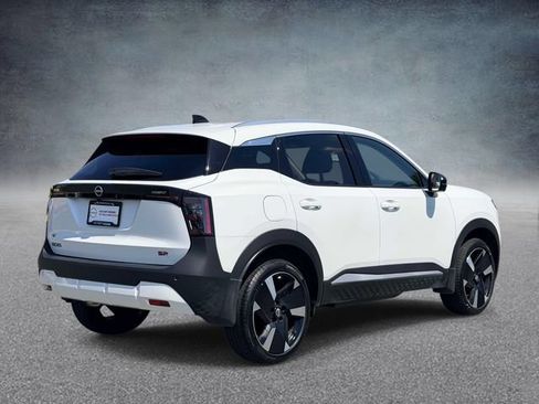 Certified 2026 Nissan Kicks SR FWD image 2
