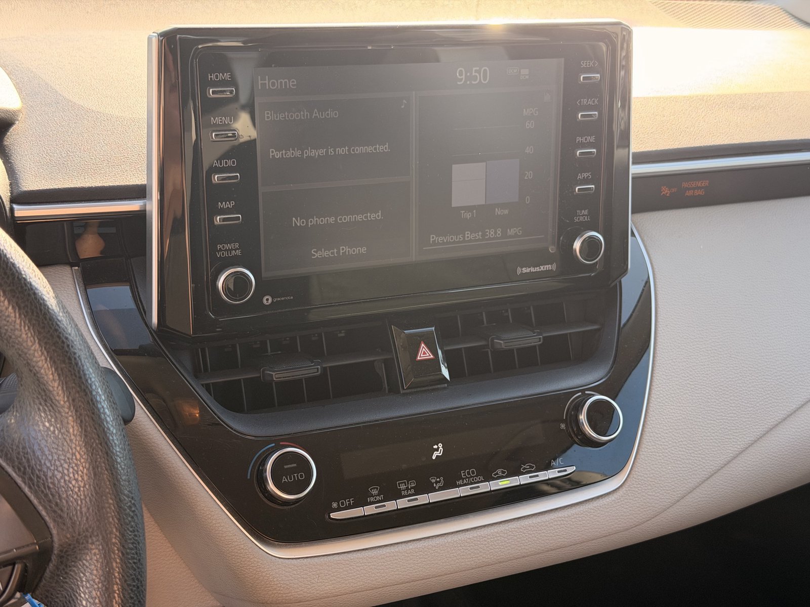 Used 2021 Toyota Corolla LE FWD image 16