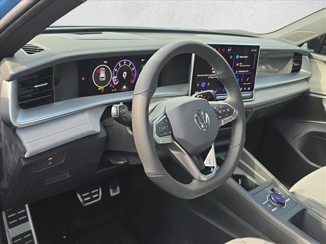New 2026 Volkswagen Tiguan SE R-Line FWD image 8
