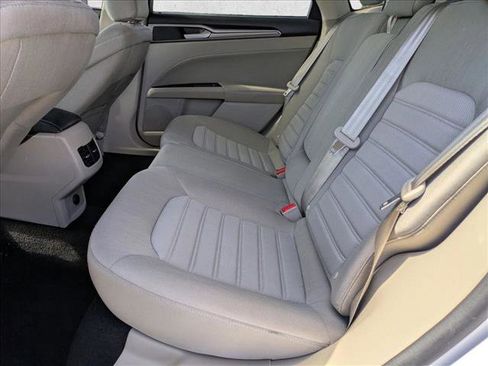 Used 2020 Ford Fusion SE image 18