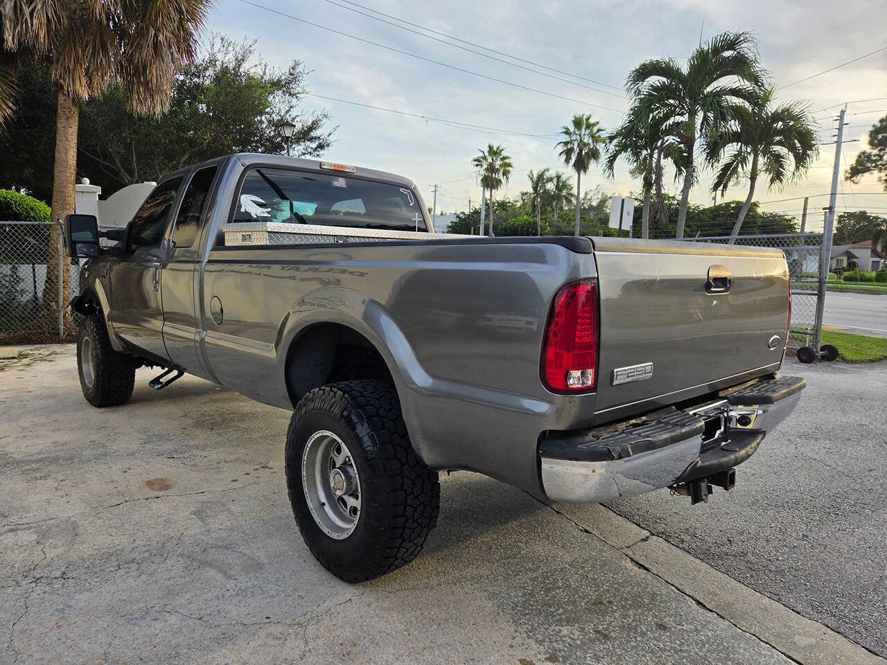 Used 2003 Ford F250 XLT AWD/4WD image 7