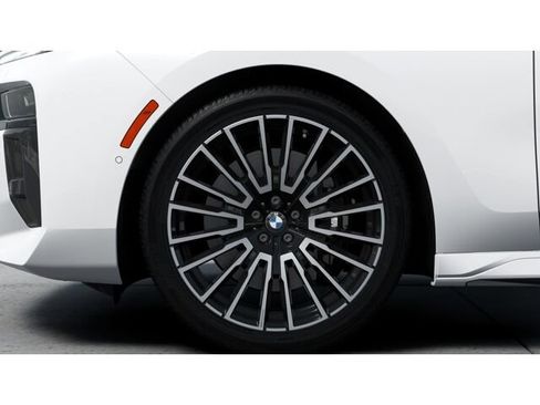 Used 2026 BMW 760i xDrive w/ Executive Package AWD/4WD image 7