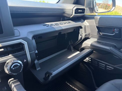 Used 2024 Toyota Tacoma SR AWD/4WD image 30