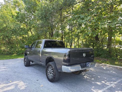 Used 2016 RAM 2500 Tradesman w/ Chrome Appearance Group AWD/4WD image 4