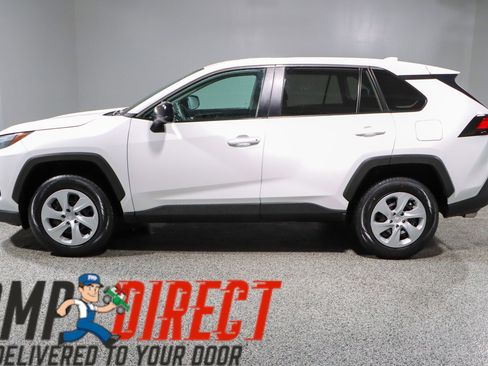 Used 2024 Toyota RAV4 LE AWD/4WD image 10